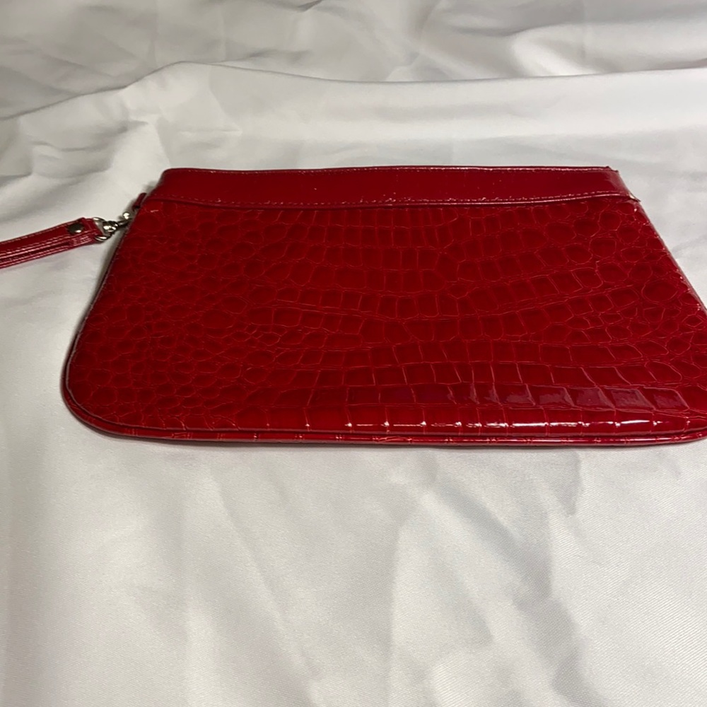Express design studio read wristlet clutch purse